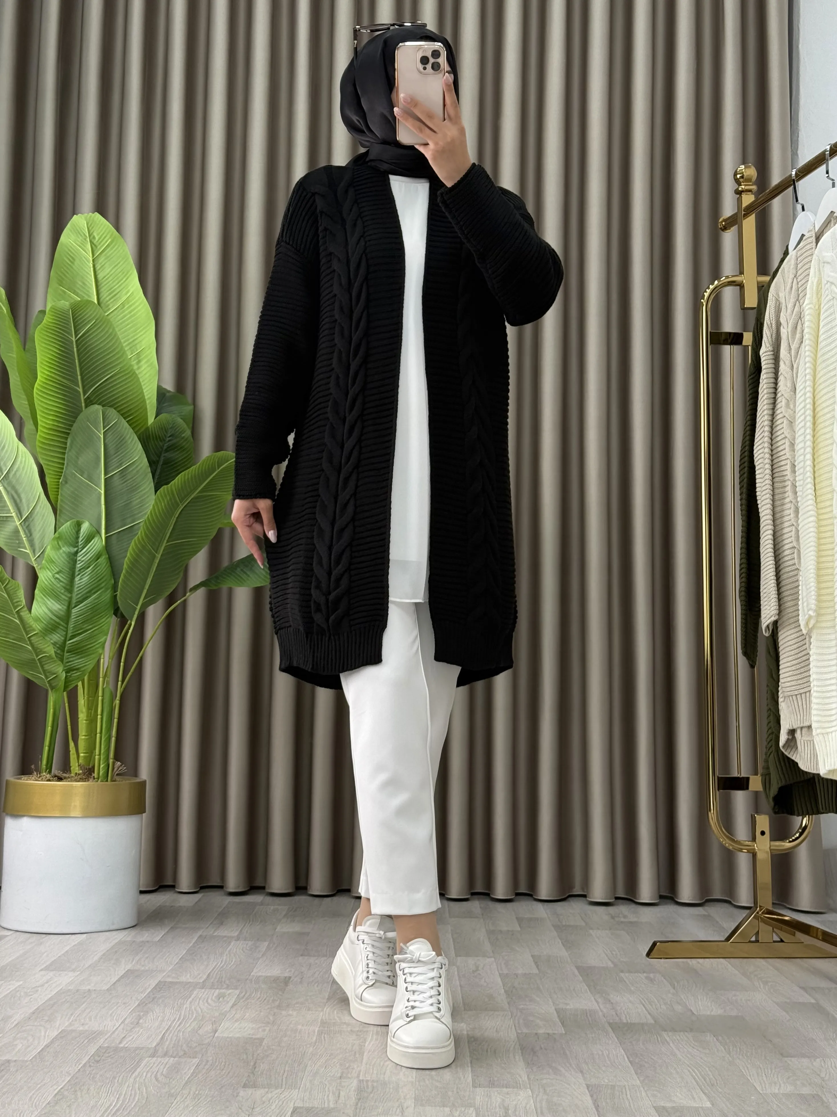BELİZ HIRKA